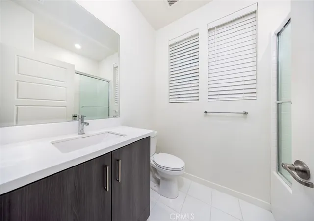 Photo 4 of Condo for sale at 222 Harringay, Irvine, CA 92618 | MLS# OC26155387 | Listing updated on 2026-09-10