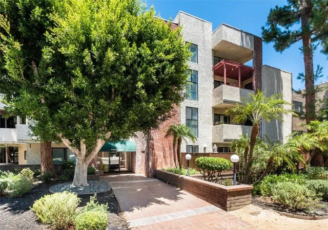 Photo 1 of Condo for sale at 14159 Dickens St #110, Sherman Oaks, CA 91423 | MLS# SR26153634 | Listing updated on 2026-09-27