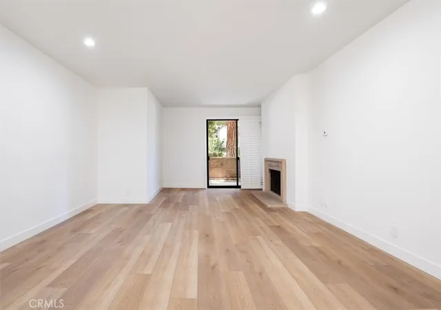 Photo 3 of Condo for sale at 14159 Dickens St #110, Sherman Oaks, CA 91423 | MLS# SR26153634 | Listing updated on 2026-09-27