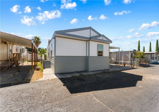 2nd image of 5711 Columbia Way #127, Quartz Hill, CA 93636 | MLS# SR26139177