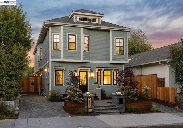 1st image of 5956 Canning St, Oakland, CA 94609 | MLS# 41141839