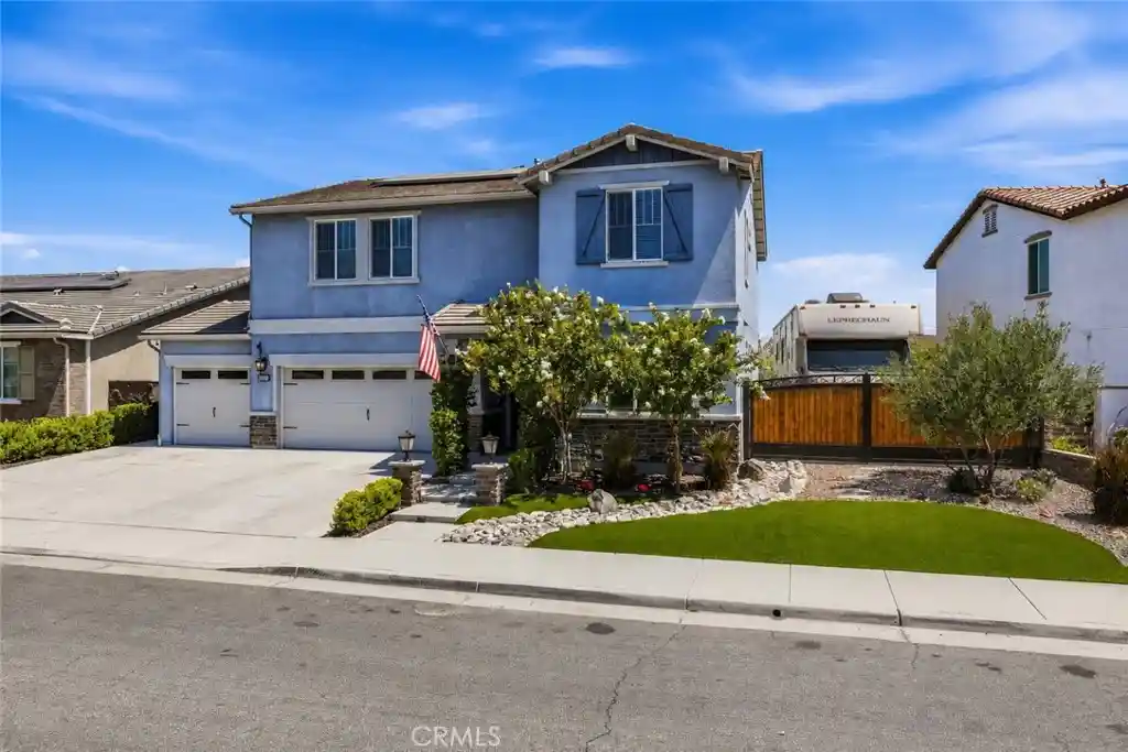 Photo 4 of Single family home for sale at 29136 Tanoak, Lake Elsinore, CA 92530 | MLS# SW26154302 | Listing updated on 2026-10-30