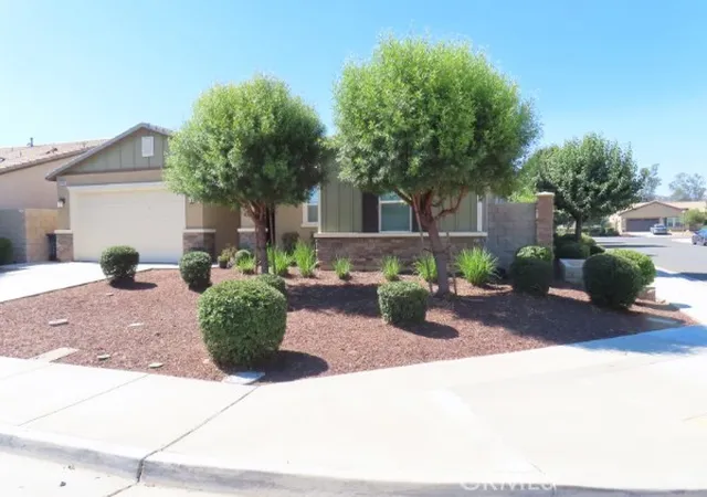 Photo 3 of Single family home for sale at 26439 Redoak St, Menifee, CA 92584 | MLS# CV26155418 | Listing updated on 2026-09-26
