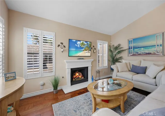 Photo 2 of Condo for sale at 7 Emeraude, Aliso Viejo, CA 92656 | MLS# PW26149075 | Listing updated on 2026-09-03