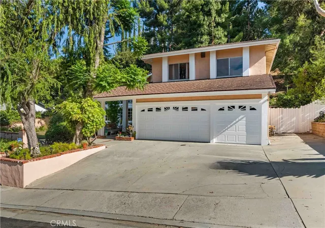 Photo 2 of Single family home for sale at 19932 Turnberry, Tarzana, CA 91356 | MLS# SR26152384 | Listing updated on 2026-10-03