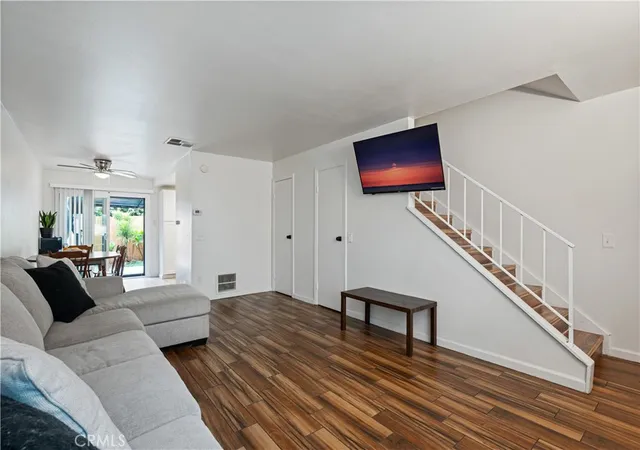 Listing Photo 5 - Condo for sale in building located at 1373 Wheaton Wy, Riverside, CA 92507