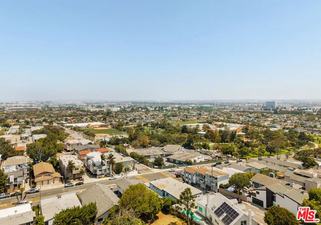 Homes for sale in Manhattan Beach, CA | 1466 Manhattan Beach Blvd #4, Manhattan Beach, CA 90266 | MLS# 26859677