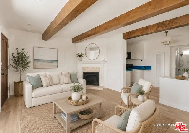 Homes for sale in Manhattan Beach, CA | 1466 Manhattan Beach Blvd #4, Manhattan Beach, CA 90266 | MLS# 26859677