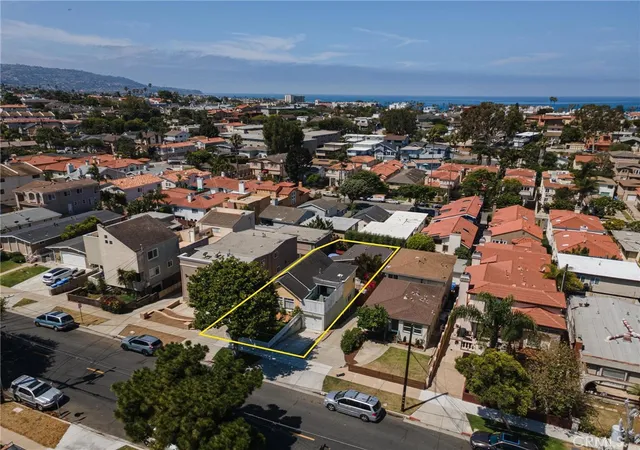 Photo 3 of Sale Pending at 225 N Juanita, Redondo Beach, CA 90277 | MLS# SB26154611 | Listing updated on 2026-09-23