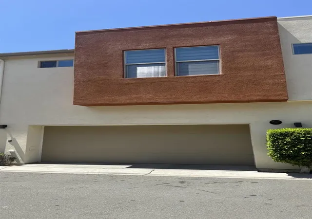 Listing Photo 5 - Condo for sale in building located at 2024 Foxtrot Loop, Chula Vista, CA 91915 - Unit #4