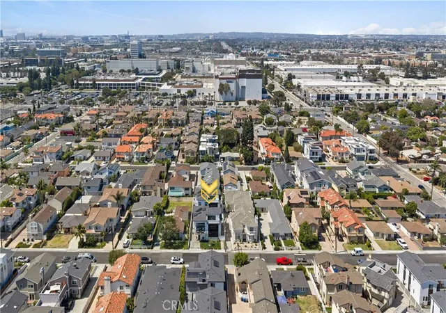 Photo 3 of Townhouse for sale at 2217 Bataan Rd #B, Redondo Beach, CA 90278 | MLS# SB26155617 | Listing updated on 2026-10-11