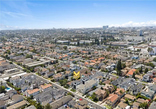 Photo 3 of Townhouse for sale at 2217 Bataan Rd #B, Redondo Beach, CA 90278 | MLS# SB26155617 | Listing updated on 2026-10-11