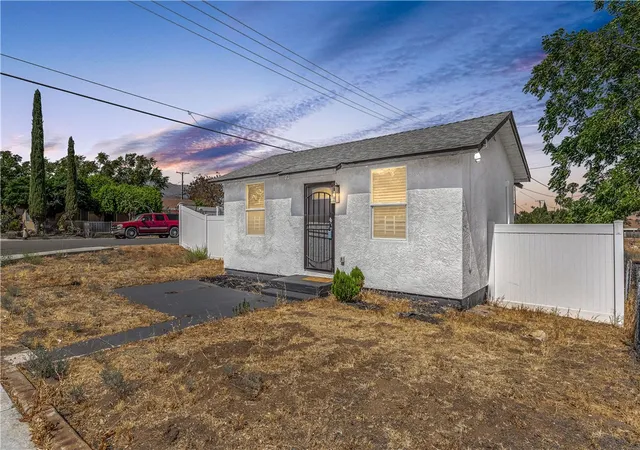 Photo 1 of Single family home for sale at 582 N Almond, Banning, CA 92220 | MLS# IV26155706 | Listing updated on 2026-09-29