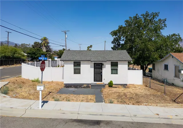 Photo 2 of Single family home for sale at 582 N Almond, Banning, CA 92220 | MLS# IV26155706 | Listing updated on 2026-09-29