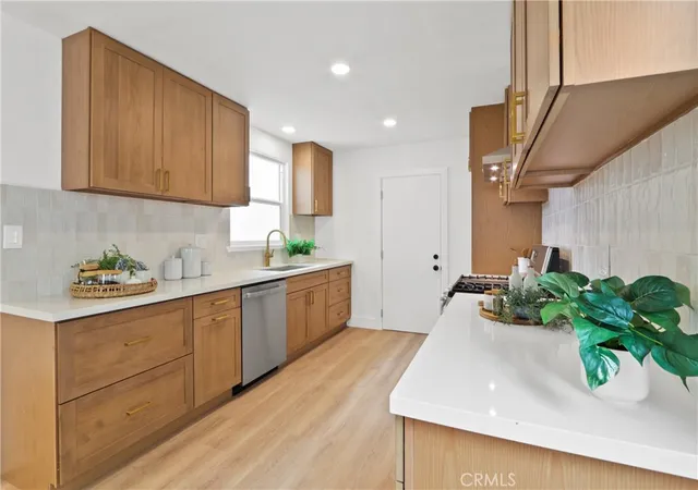 Photo 3 of Single family home for sale at 802 Bejay Pl, San Pedro, CA 90731 | MLS# OC26155666 | Listing updated on 2026-09-15