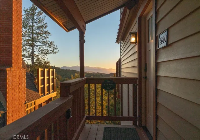Photo 4 of Sale Pending at 1260 Yukon Ct, Lake Arrowhead, CA 92352 | MLS# IG26155343 | Listing updated on 2026-10-02