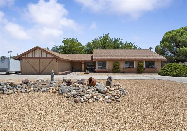 Photo 2 of Single family home for sale at 13275 Shawnee, Apple Valley, CA 92308 | MLS# CV26155713 | Listing updated on 2026-10-04