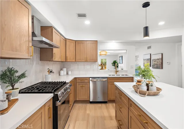 Photo 2 of Single family home for sale at 22323 Miranda St, Woodland Hills, CA 91367 | MLS# OC26155791 | Listing updated on 2026-10-10