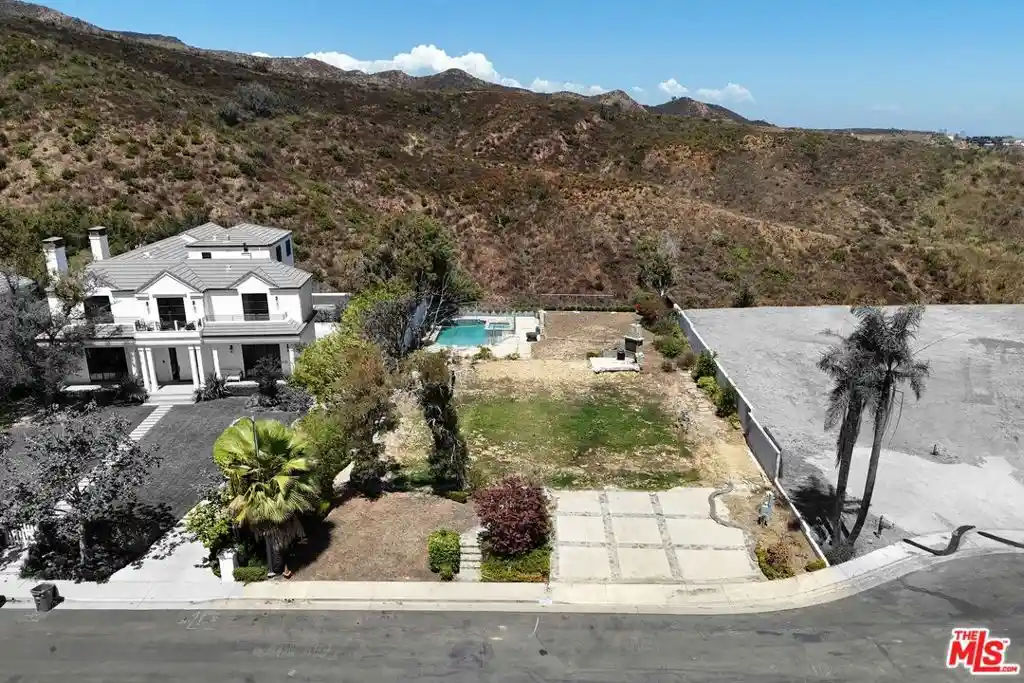 Photo 1 of Land for sale at 1467 Via Cresta, Pacific Palisades, CA 90272 | MLS# 26860771 | Listing updated on 2026-07-24