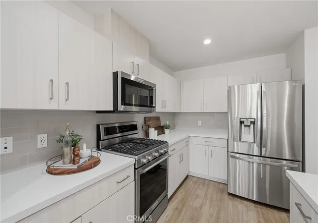 Listing Photo 5 - Condo for sale in building located at 4140 Glencoe Ave, Marina Del Rey, CA 90292 - Unit #202