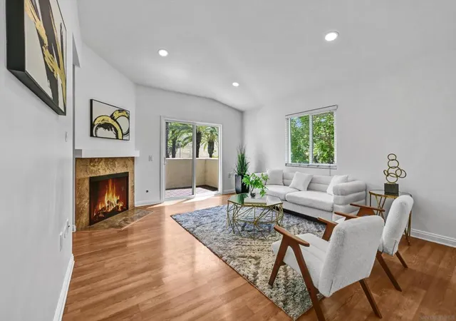 Listing Photo 2 - Condo for sale in building located at 100 Sea Cliff, Oceanside, CA 92056 - Unit #106