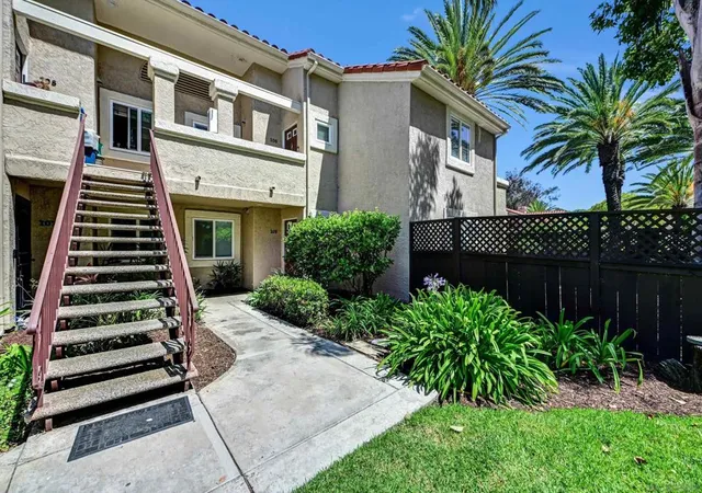 Listing Photo 5 - Condo for sale in building located at 100 Sea Cliff, Oceanside, CA 92056 - Unit #106