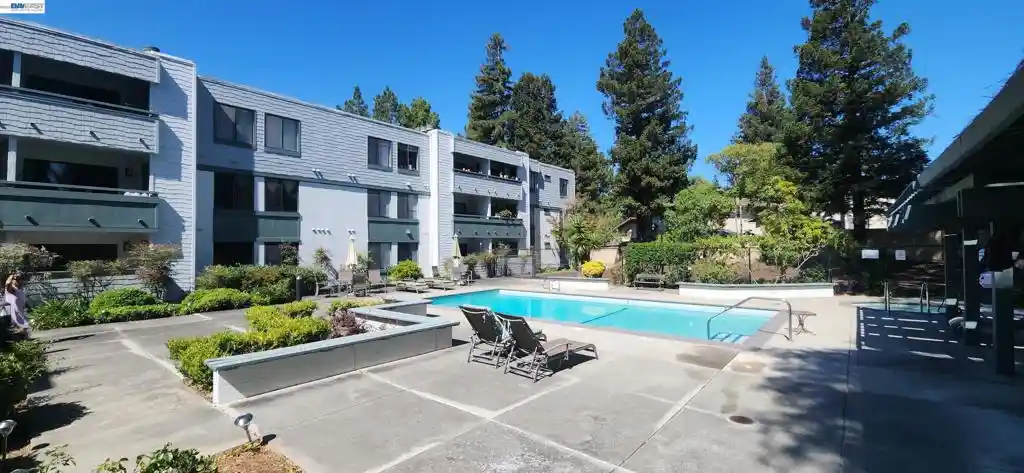 Listing Photo 2 - Condo for sale in 40425 Chapel Wy located at 40425 Chapel Wy, Fremont, CA 94538 - Unit #315