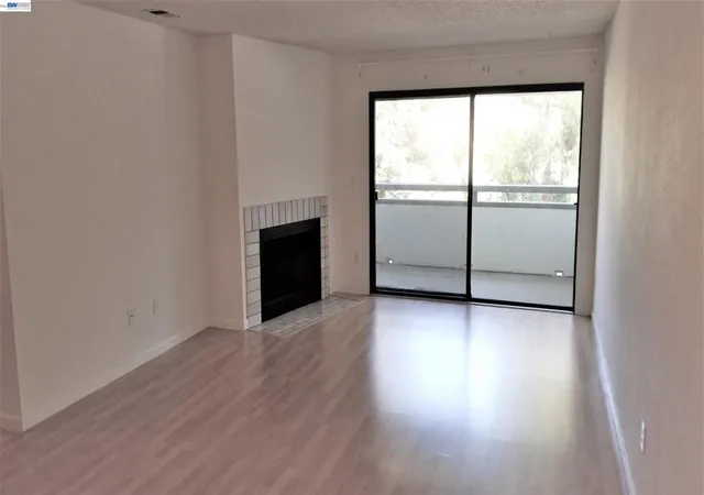 Listing Photo 5 - Condo for sale in building located at 40425 Chapel Wy, Fremont, CA 94538 - Unit #315