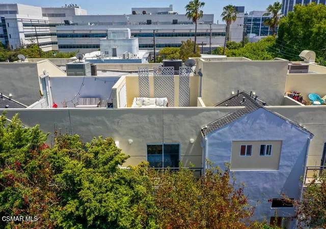 Homes for sale in Santa Monica, CA | 1238 22nd St #3, Santa Monica, CA 90404 | MLS# 226003403