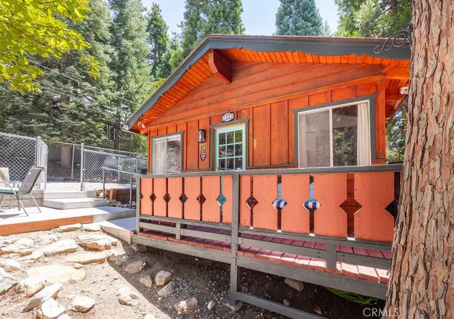 Photo 4 of Single family home for sale at 2383 Secret, Running Springs, CA 92382 | MLS# IG26155967 | Listing updated on 2026-09-12