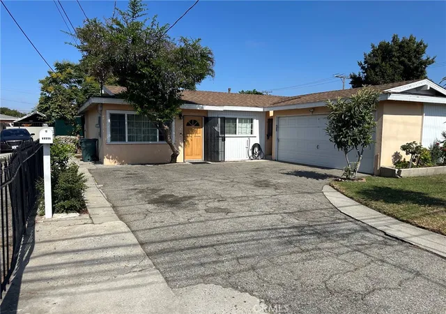 Photo 3 of Single family home for sale at 11111 S Osage, Inglewood, CA 90304 | MLS# OC26153761 | Listing updated on 2026-08-31