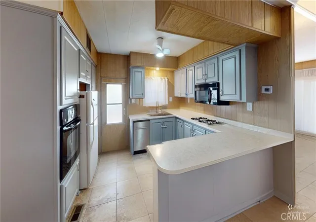 Photo 4 of Manufactured home for sale at 19361 Brookhurst St #122, Huntington Beach, CA 92646 | MLS# OC26155985 | Listing updated on 2026-09-16