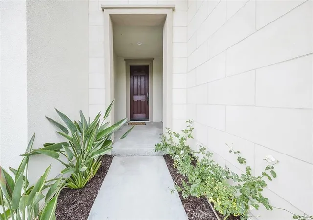 Photo 3 of Single family home for sale at 19032 Carranza, Santa Clarita, CA 91350 | MLS# SR26155994 | Listing updated on 2026-10-02