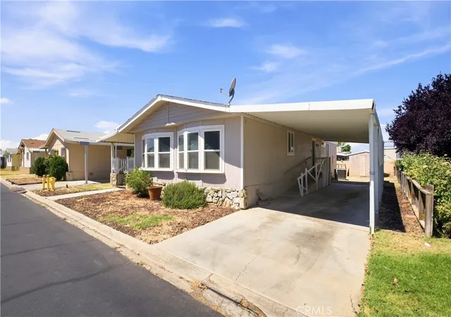 Photo 3 of Sale Pending at 2121 E Ave I #73, Lancaster, CA 93535 | MLS# SR26147393 | Listing updated on 2026-10-06