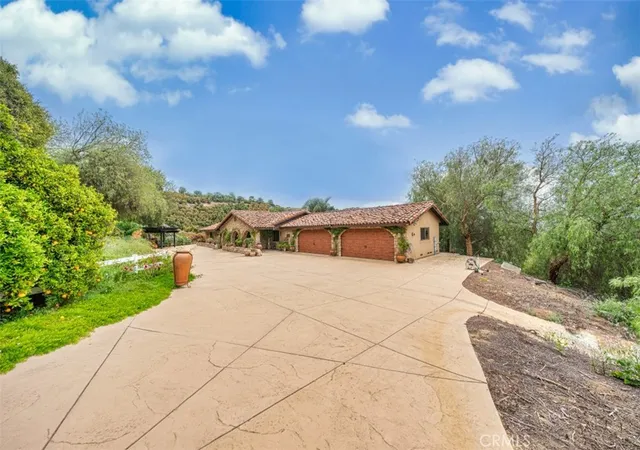 Single family home for sale at 24405 Fuerte Rd, Temecula, CA 92590 | MLS# AR26155369