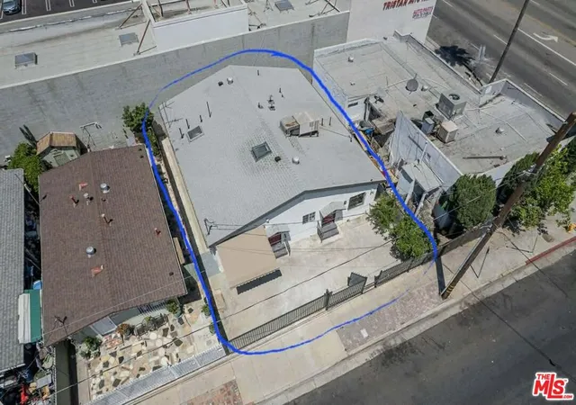 Photo 14 of Multi family home for sale at 1443 N Mariposa, Los Angeles, CA 90027 | MLS# 26861117 | Listing updated on 2026-10-10