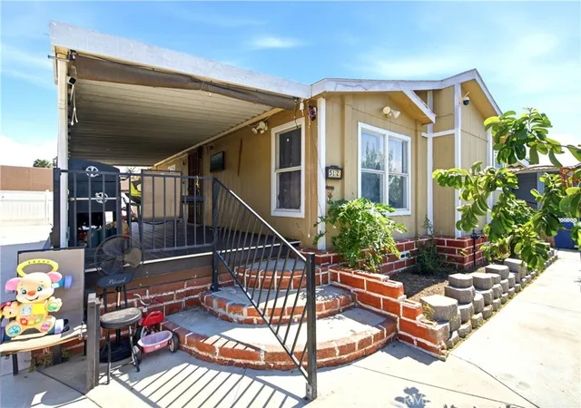 Photo 4 of Manufactured home for sale at 5800 Hamner #512, Eastvale, CA 91752 | MLS# HD26156028 | Listing updated on 2026-09-03