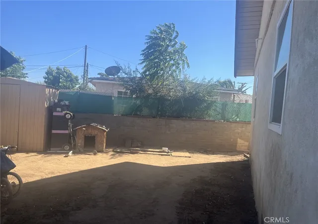 Photo 2 of Sale Pending at 4264 Victoria Ave, Riverside, CA 92507 | MLS# CV26156076 | Listing updated on 2026-09-16