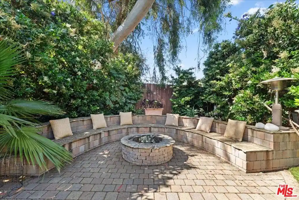 Photo 1 of Single family home for sale at 954 W 6th Street, San Pedro, CA 90731 | MLS# 25553361 | Listing updated on 2026-10-18
