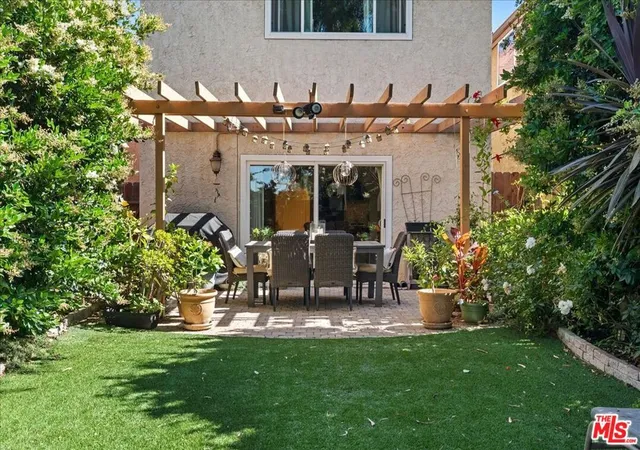 Photo 2 of Single family home for sale at 954 W 6th Street, San Pedro, CA 90731 | MLS# 25553361 | Listing updated on 2026-10-30