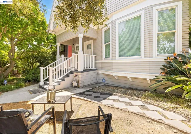 Photo 2 of Single family home for sale at 2207 E 21st Street, Oakland, CA 94606 | MLS# 41141978 | Listing updated on 2026-09-13