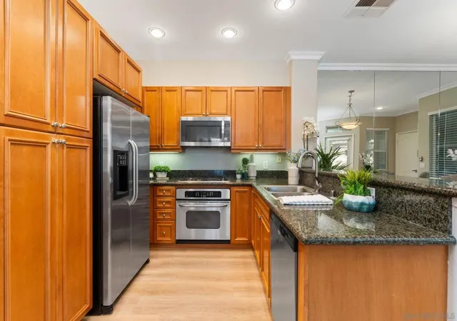 4th image of 10867 Serafina Ln #37, San Diego, CA 92128 | MLS# 260017516SD