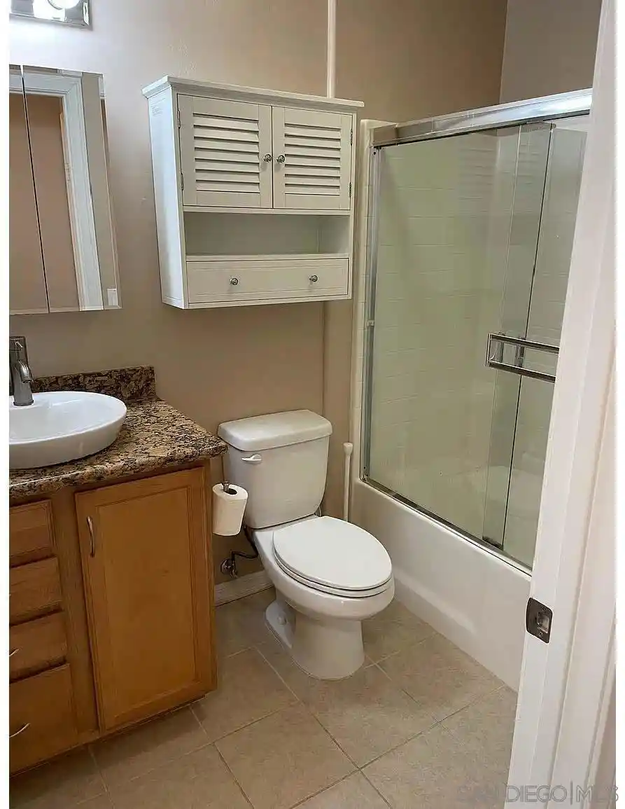 Listing Photo 27 - Condo for sale in 5252 Balboa Arms Dr located at 5252 Balboa Arms Dr, San Diego, CA 92117 - Unit #280