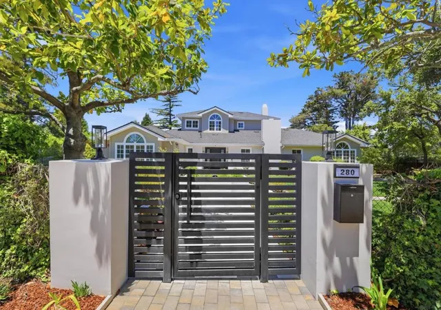 3rd image of 280 Uplands Dr, Hillsborough, CA 94010 | MLS# ML82054575