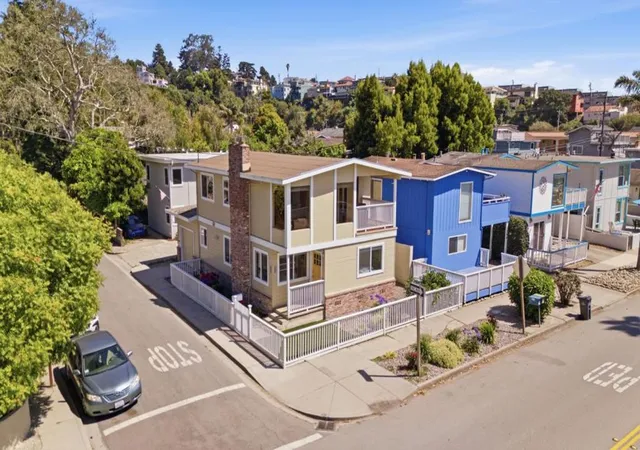 Photo 2 of Single family home for sale at 130 Bennett Rd, Aptos, CA 95003 | MLS# ML82054583 | Listing updated on 2026-10-12