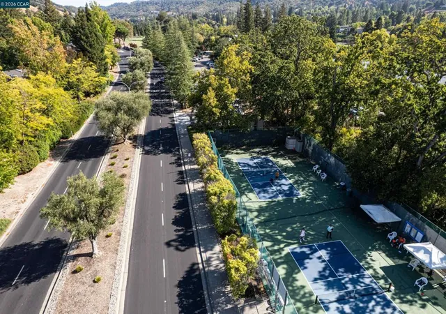 2nd image of 1348 Rockledge Ln, Walnut Creek, CA 94595