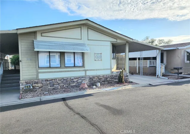 Photo 2 of Manufactured home for sale at 5001 W Florida #709, Hemet, CA 92545 | MLS# SW26149639 | Listing updated on 2026-10-06