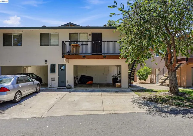 2nd image of 2125 Arroyo Ct, Pleasanton, CA 94588
