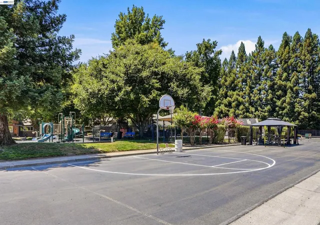 5th image of 2125 Arroyo Ct #2, Pleasanton, CA 94588 | MLS# 41141997