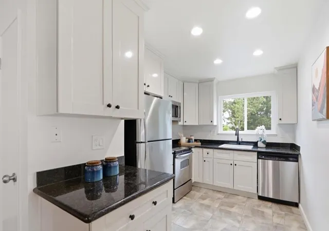 Listing Photo 4 - Condo for sale in building located at 1547 Four Oaks Cir, San Jose, CA 95131